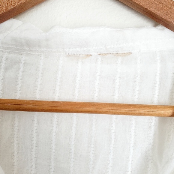 🌞White Plunging Neckline Button Down Shirt - Picture 7 of 7